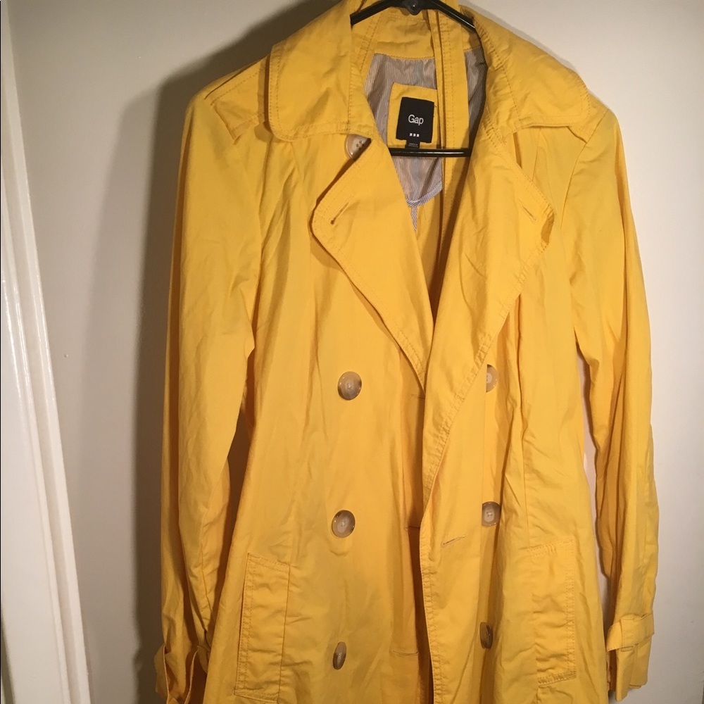 Yellow GAP medium trench coat